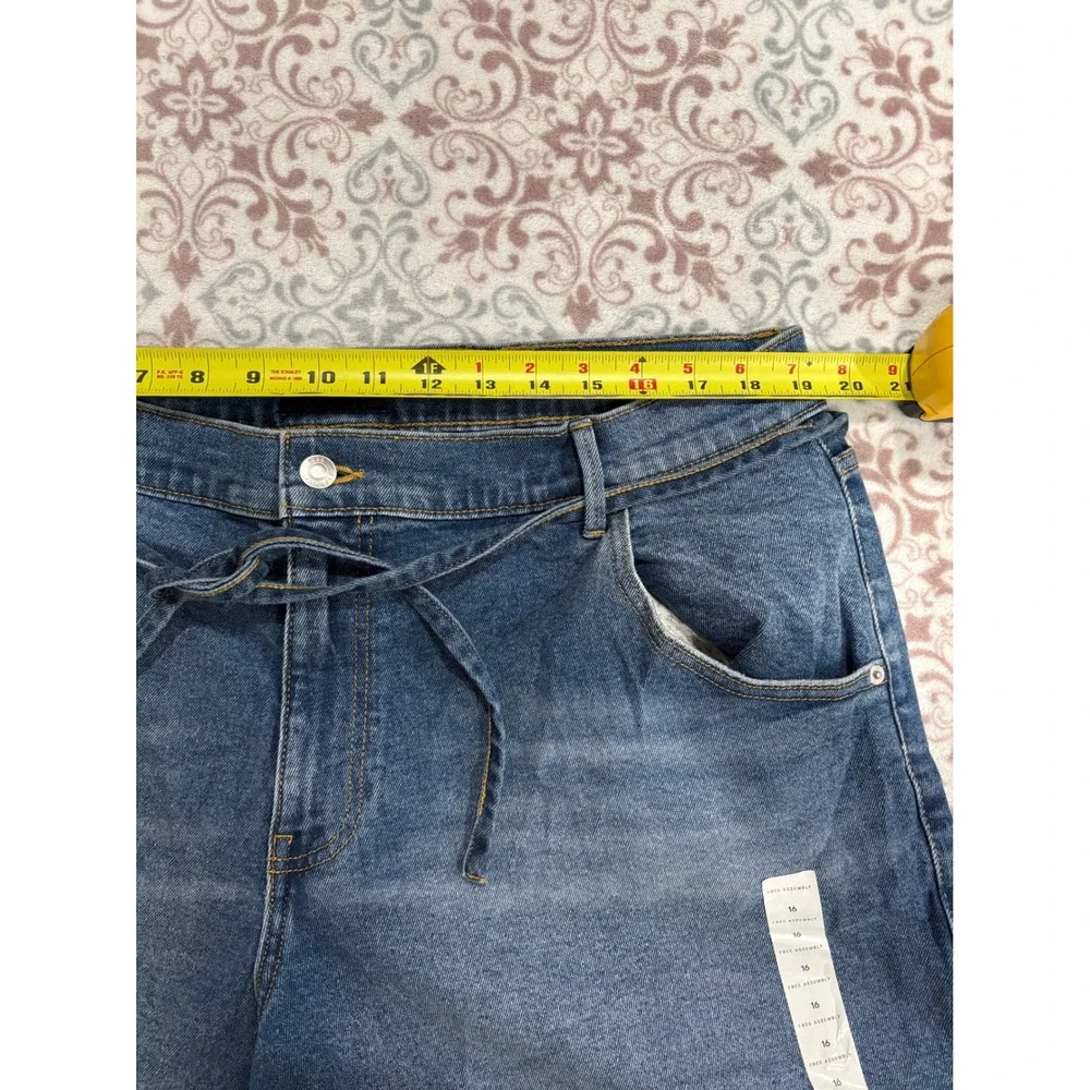 Free Assembly Womens Size 16 Denim Shorts Blue Tie Waist High Rise NWT - Picture 6 of 12